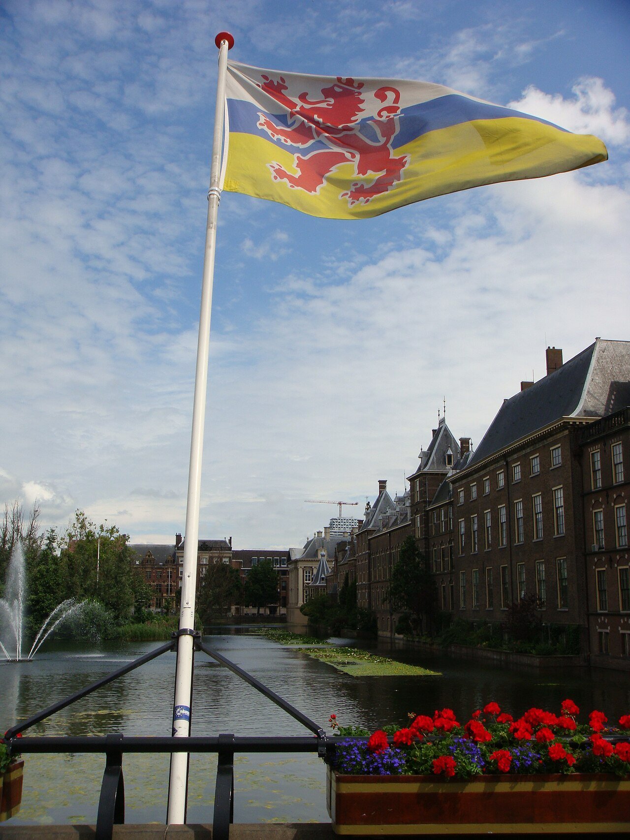 Dichtbij de brug — hetero ontmoetingsplek in Eghezée